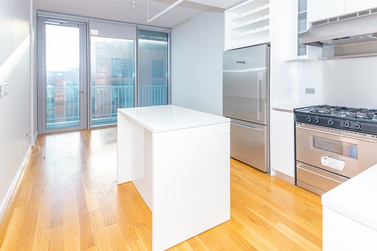 Primary Photo - 436 Albee Square W