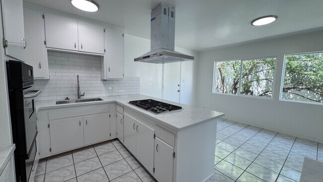 Foto del edificio - 716 Glenway Dr