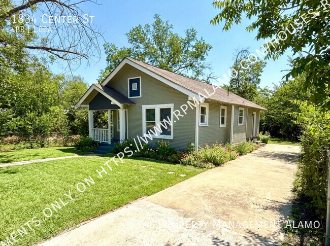 Foto del edificio - 1834 Center St