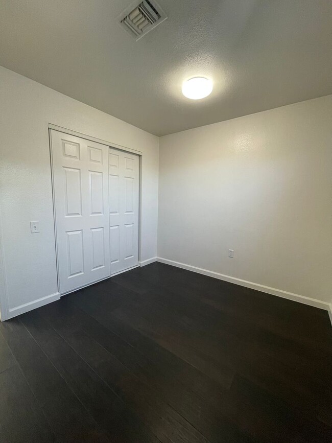 Foto del edificio - 2545 Belmont St