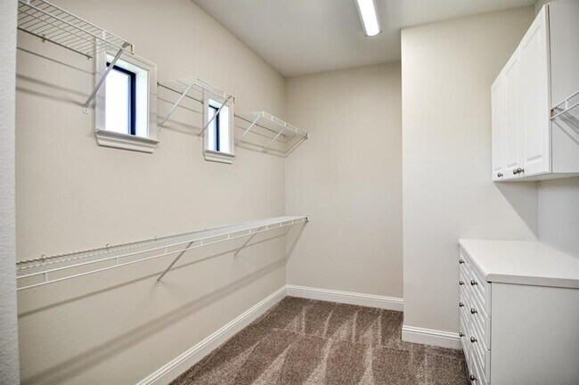 Building Photo - 3839 Cole Ave