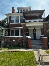 Building Photo - 1977 Clairmount Ave