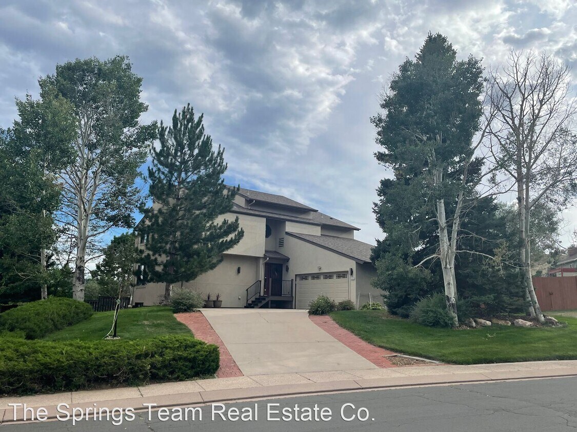 Foto principal - 5 br, 4 bath House - 2435 Stoneridge Drive