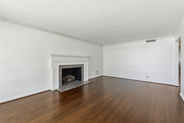 Building Photo - 4421 University Blvd