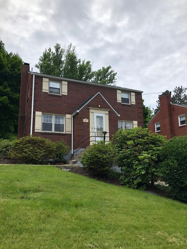 Foto principal - 271 Gilkeson Rd