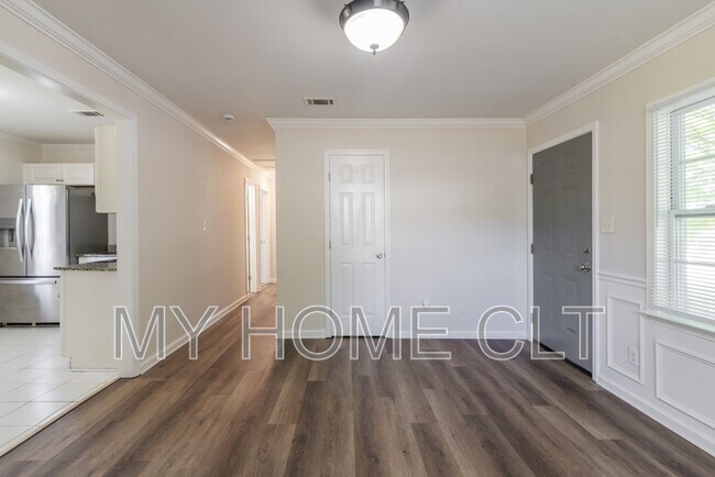 Foto del edificio - 8004 Wynnview Rd