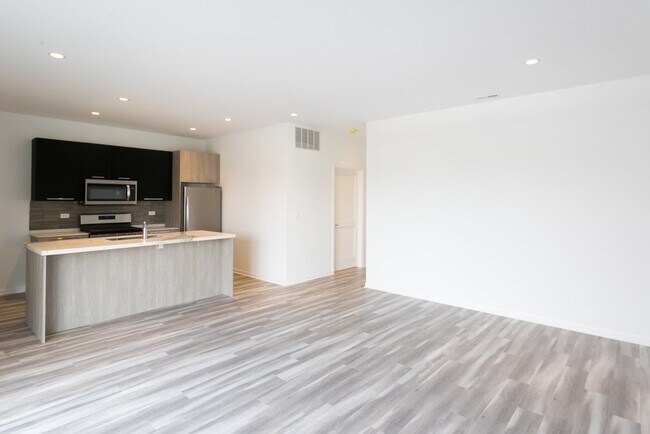 Foto del edificio - 2535 W Fullerton Ave