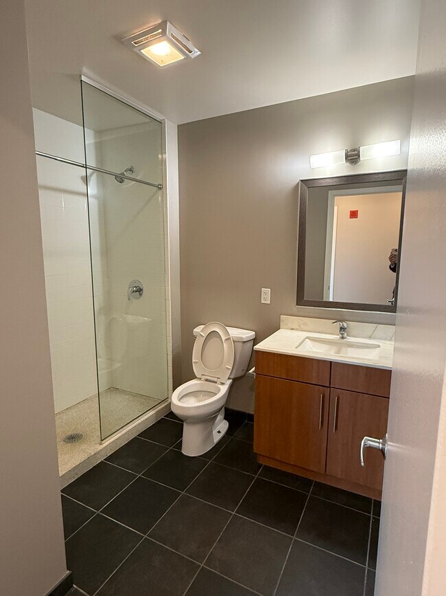 Foto del edificio - 11 W Grand Ave