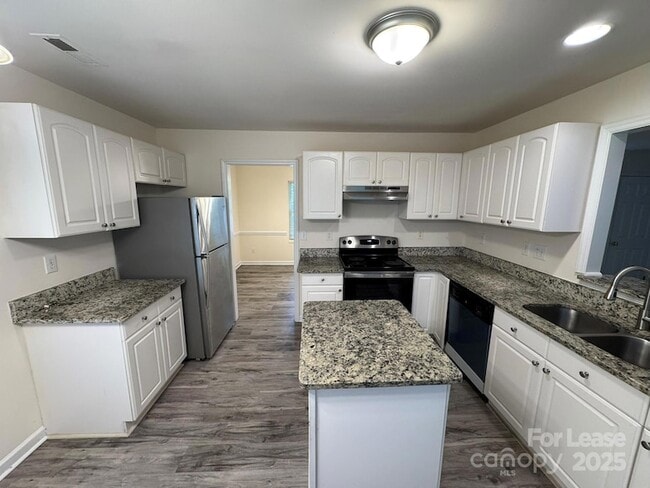 Foto del edificio - 6610 Cedar Cliff Dr