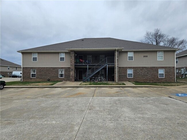 Building Photo - 322 Sadie Ln