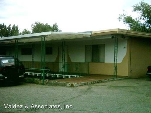 Building Photo - 410 Bishops Lodge Rd