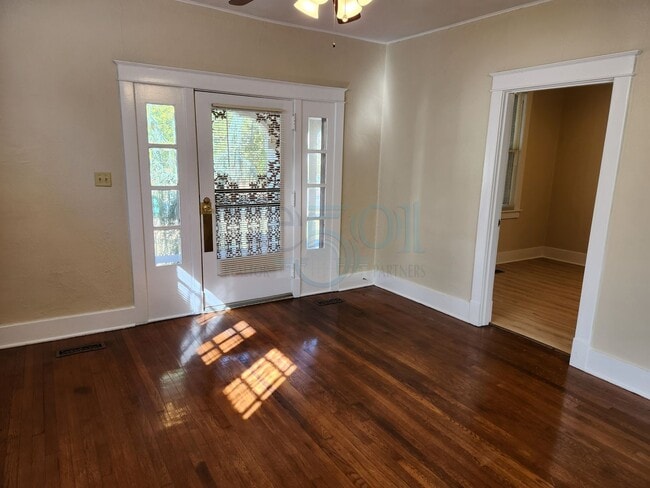 Building Photo - Historic Duplex located near Central High ...