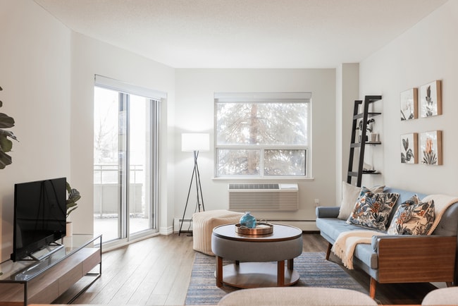 Building Photo - Sugarcreek Village