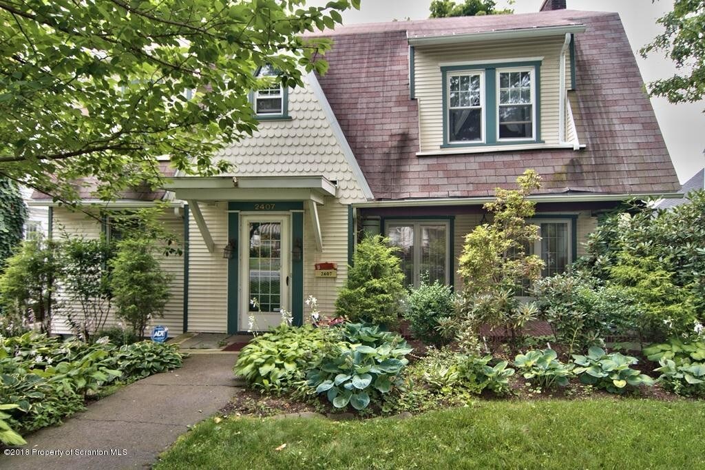 Foto principal - 2407 N Washington Ave