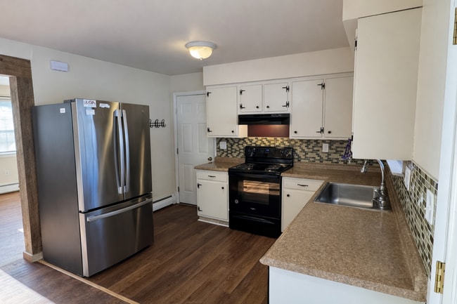 Building Photo - Spacious 4-Bedroom Home Located on a Quiet Street in Manheim Township!