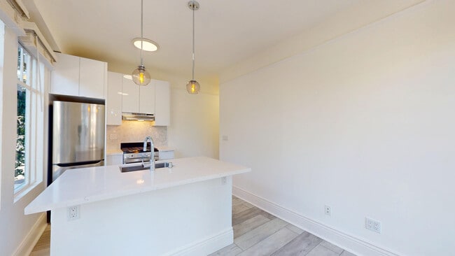 Foto del edificio - 3272 21st St