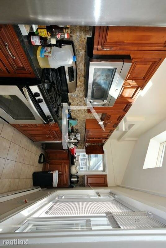 Foto del edificio - 6 br, 3 bath House - 43 Pratt St