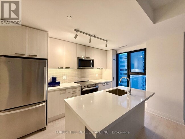 Building Photo - 20 Soudan Ave