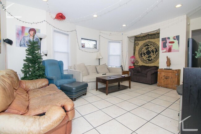 Foto del edificio - HOT 6 BED IN ALLSTON!!!