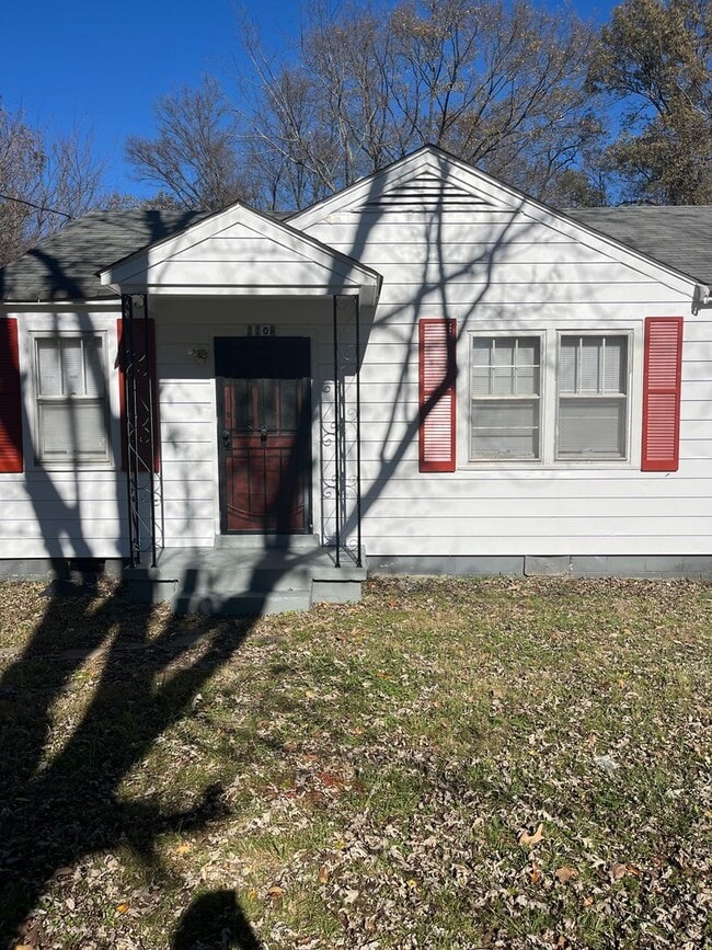 Building Photo - 2206 Hillside Ave