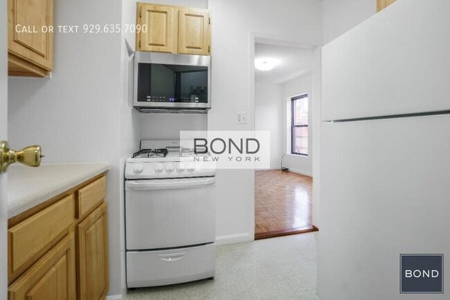 Building Photo - 164 Mott St