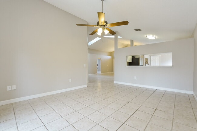 Building Photo - 778 Brightview Dr