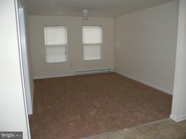 Building Photo - 755 Crystal Ave