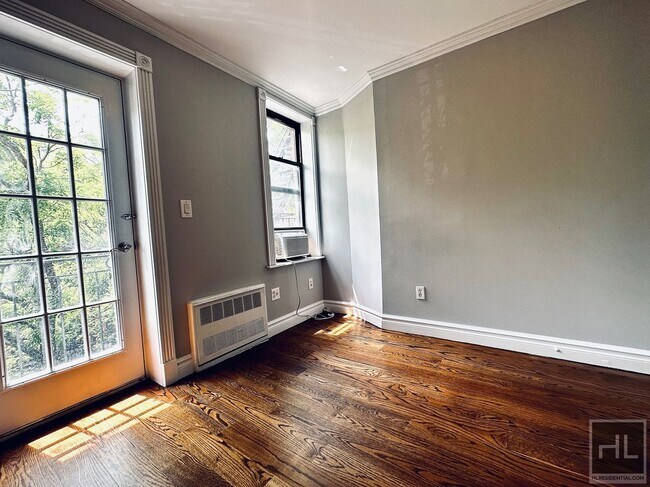 Foto del edificio - AMAZING ONE BEDROOM APARTMENT!! AMAZING DE...
