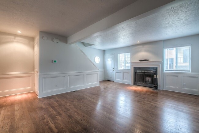 Foto del edificio - Updated 3 Bedroom 3 Bath Townhome