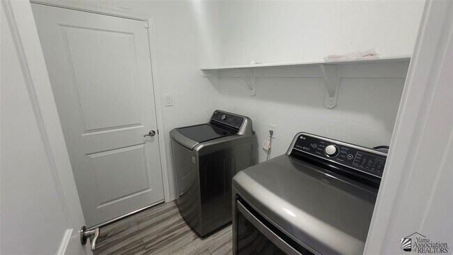 Foto del edificio - 8614 E 41st Ln