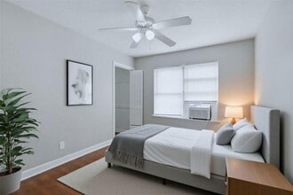 Building Photo - 1226 5th Ave N