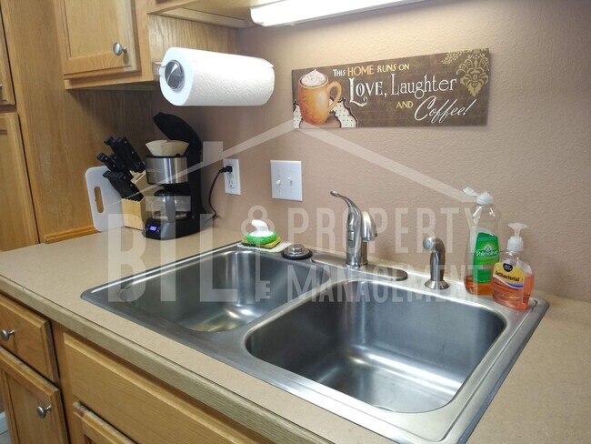 Foto del edificio - Fantastic Furnished 1 Bedroom Cond