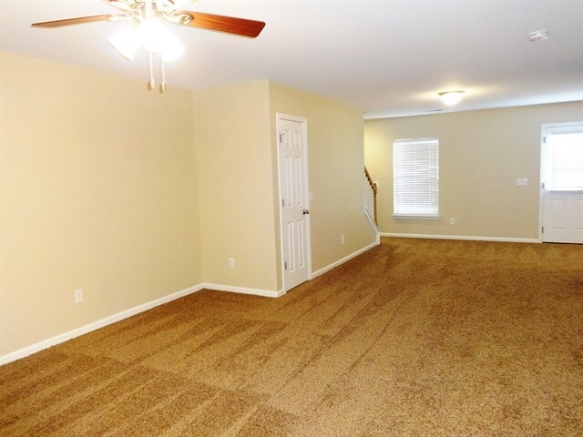 Building Photo - 506 Evening Shade Dr