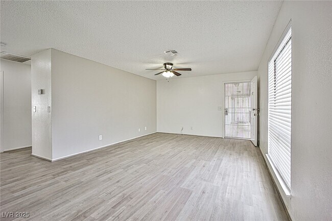Building Photo - 5187 Caliente St