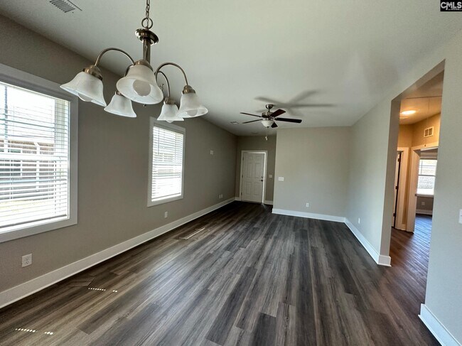 Foto del edificio - 363 Galaxy Ln