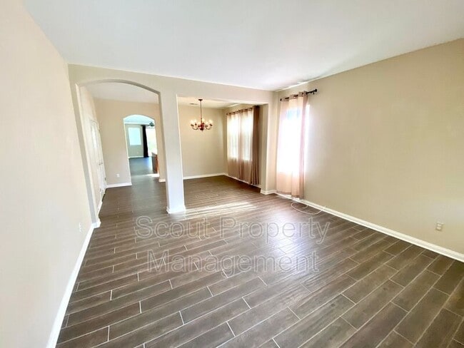 Building Photo - 31062 Bunker Dr