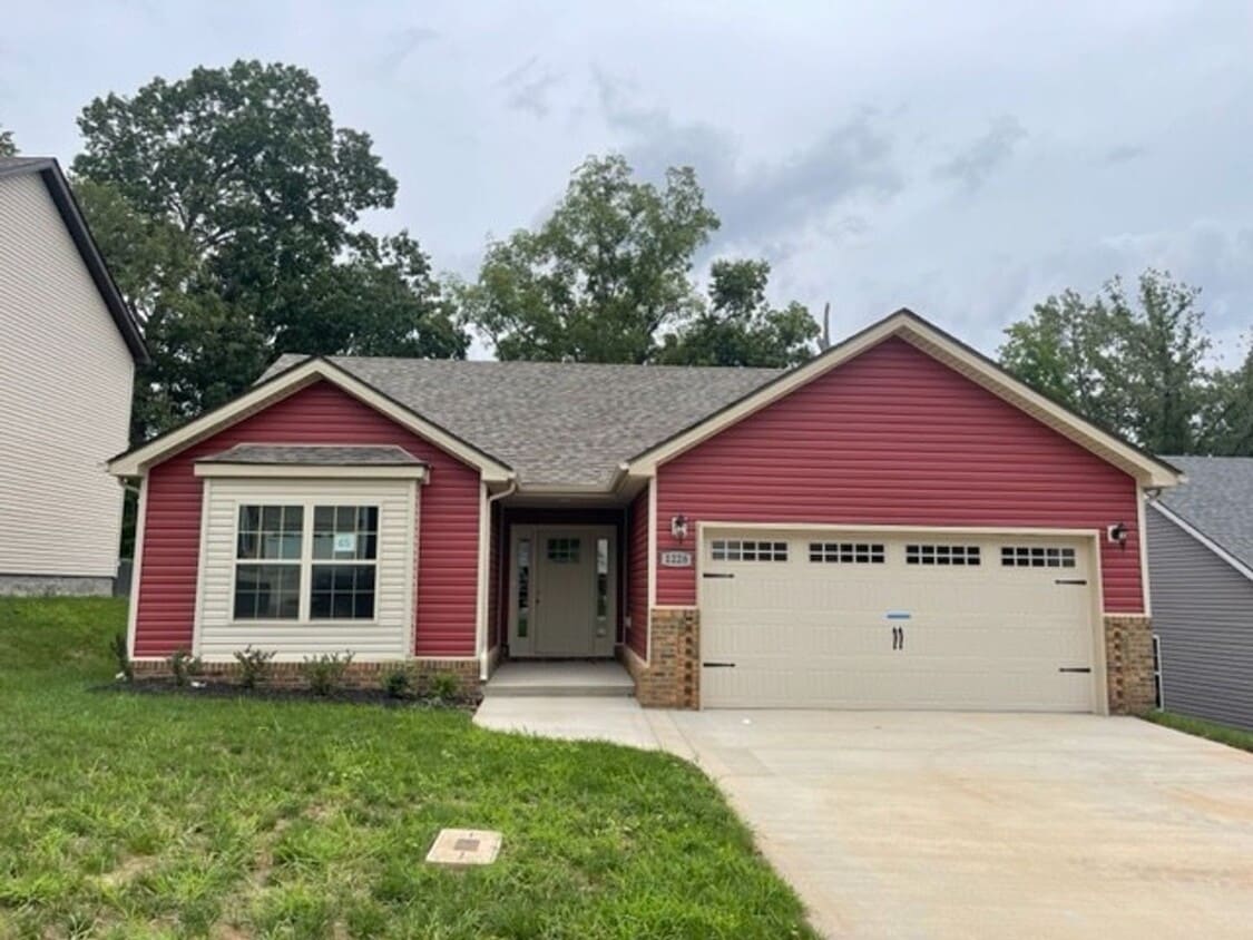Primary Photo - 3 Bedroom 2 Bathroom Home!