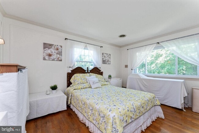 Building Photo - 9701 Dale Dr