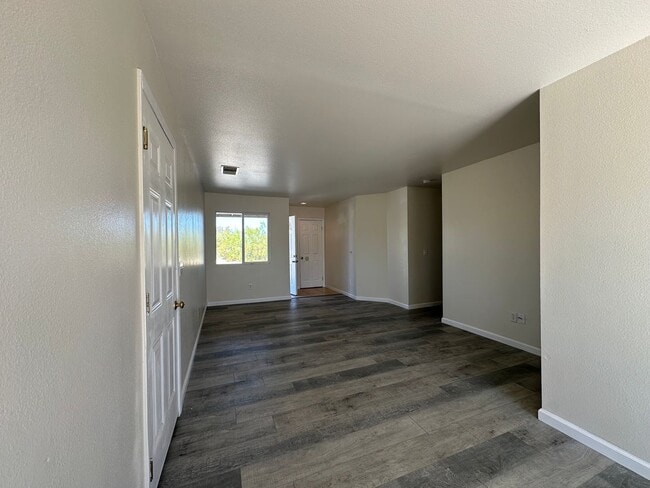 Building Photo - 61859 Desert Air Rd