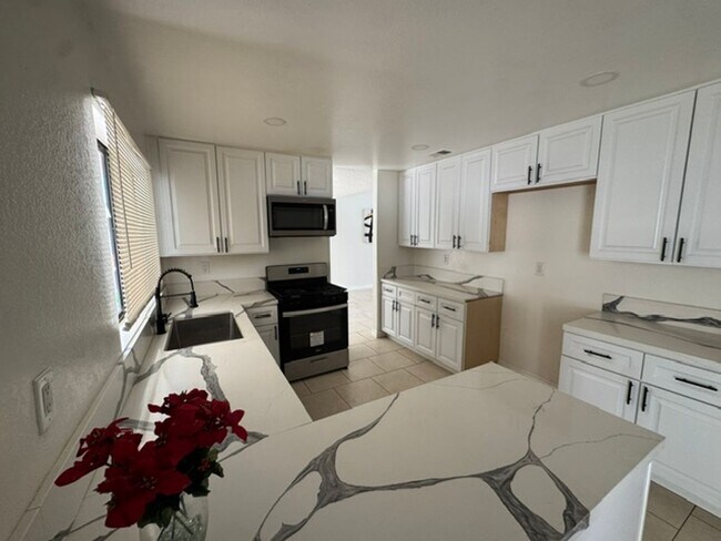 Building Photo - 409 Wimbledon Dr