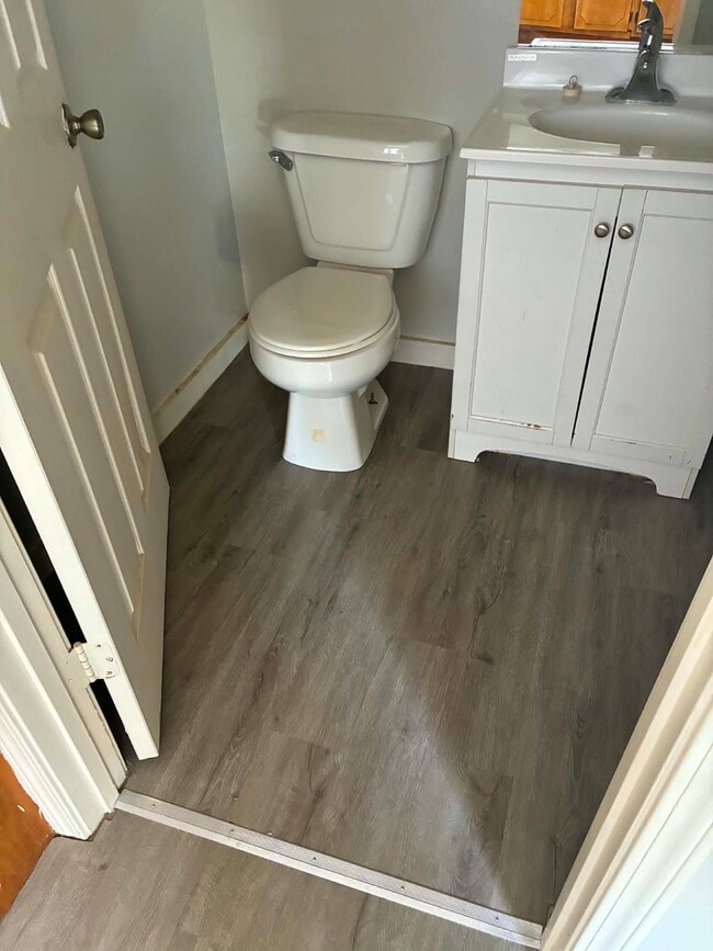 Foto del edificio - 608 Macfarlane St