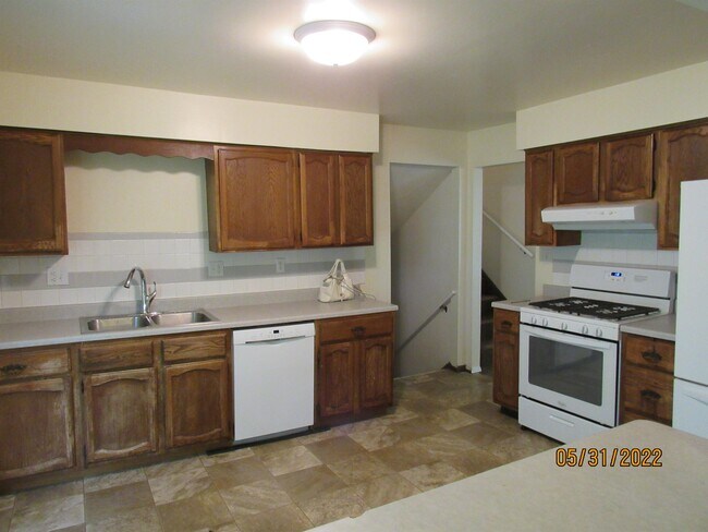 Building Photo - 709 Normal Rd