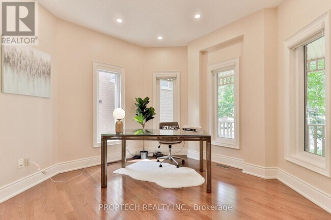 Building Photo - 829 Quantra Crescent