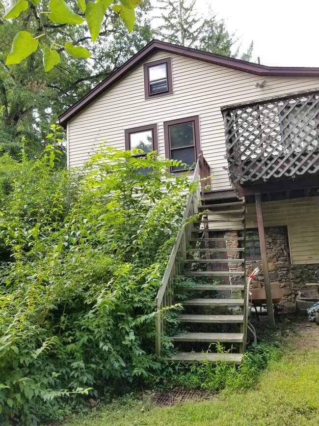 2 Alpine Rd, Towaco, NJ 07082 House Rental in Towaco, NJ