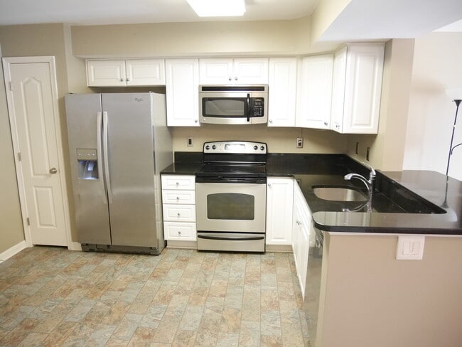 Building Photo - Spacious Townhome- Eldersburg, MD