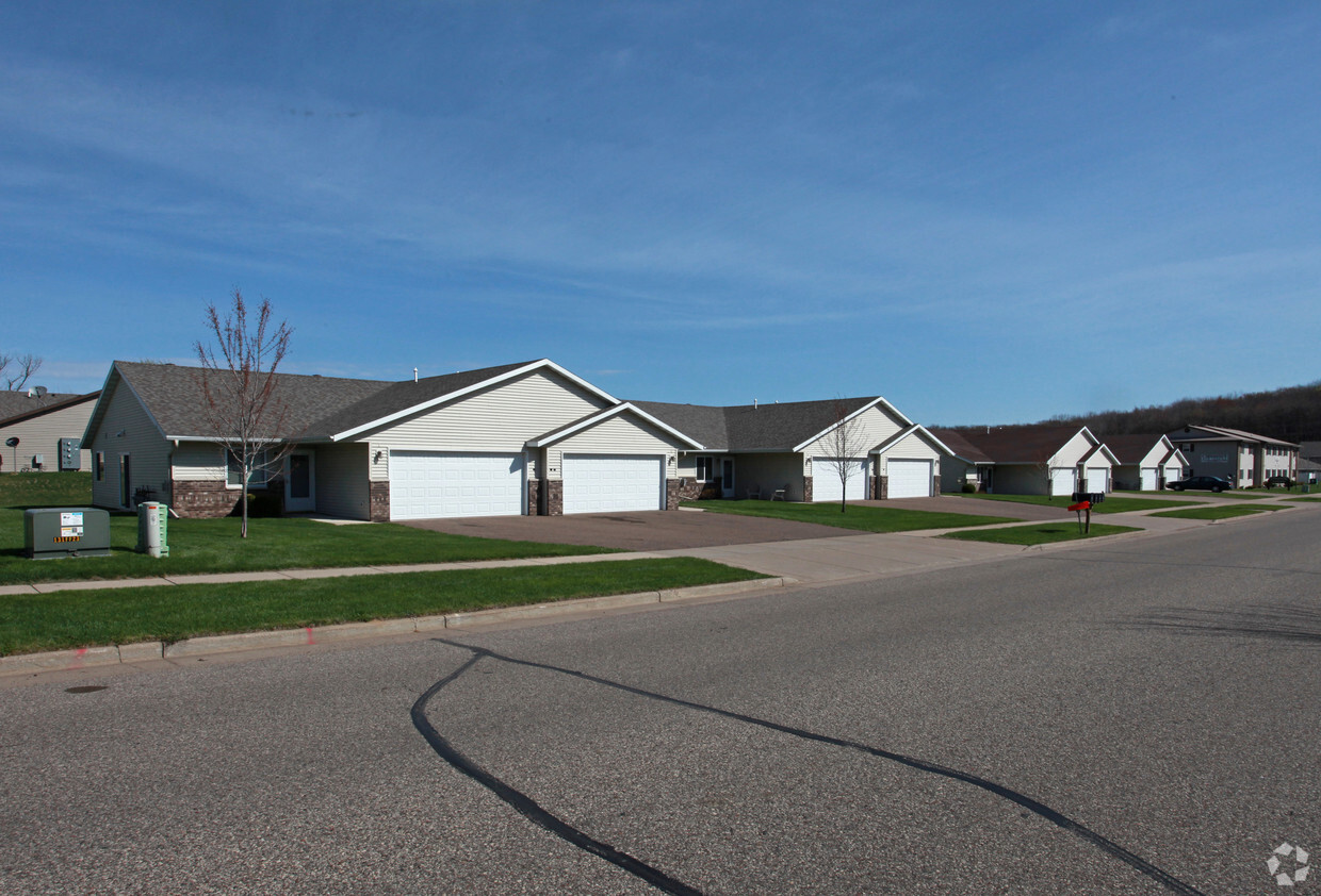 Primary Photo - Country Meadows Apartments