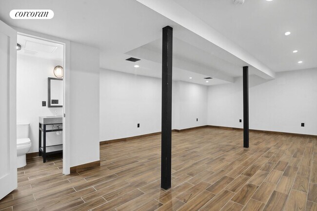 Foto del edificio - 1113 Greene Ave