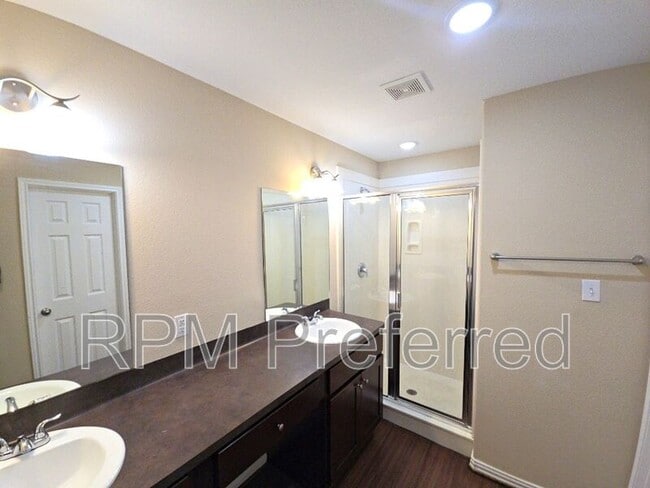 Building Photo - 5 Hancock St