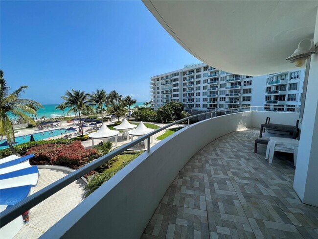Foto del edificio - 5161 Collins Ave