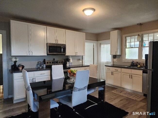 Building Photo - 44 Bamford Ave